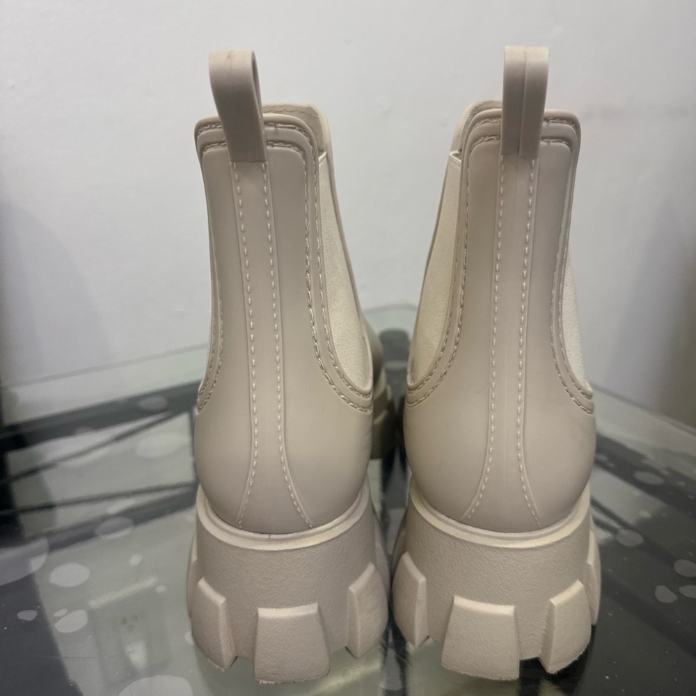 Jeffrey Campbell Off-White Chunky Chelsea Booties - Picture 2 of 9